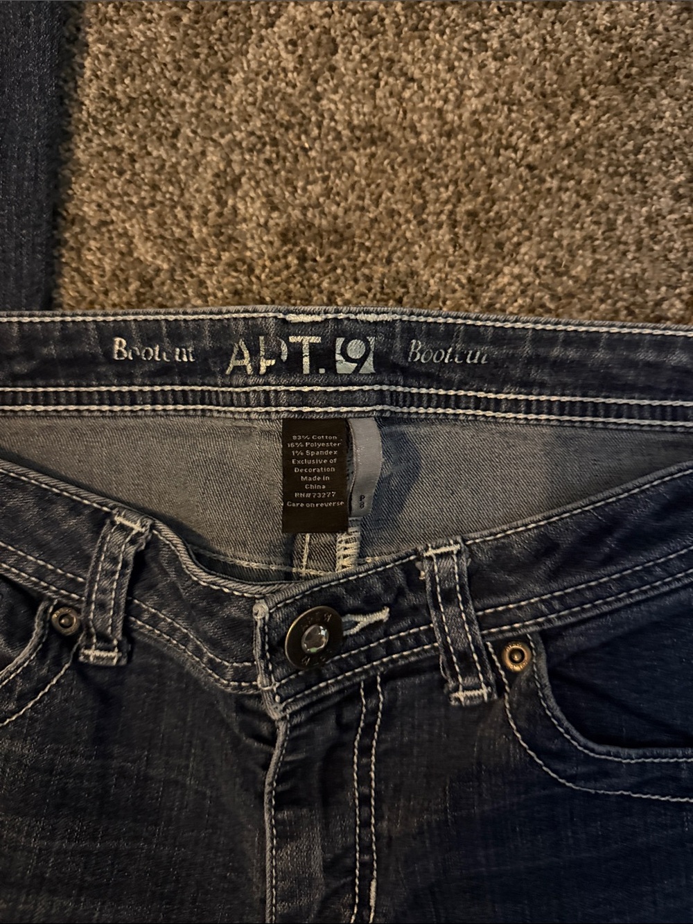 Apt. 9 Women’s Boot Cut Jeans in Dark Blue Wash - Picture 2 of 3